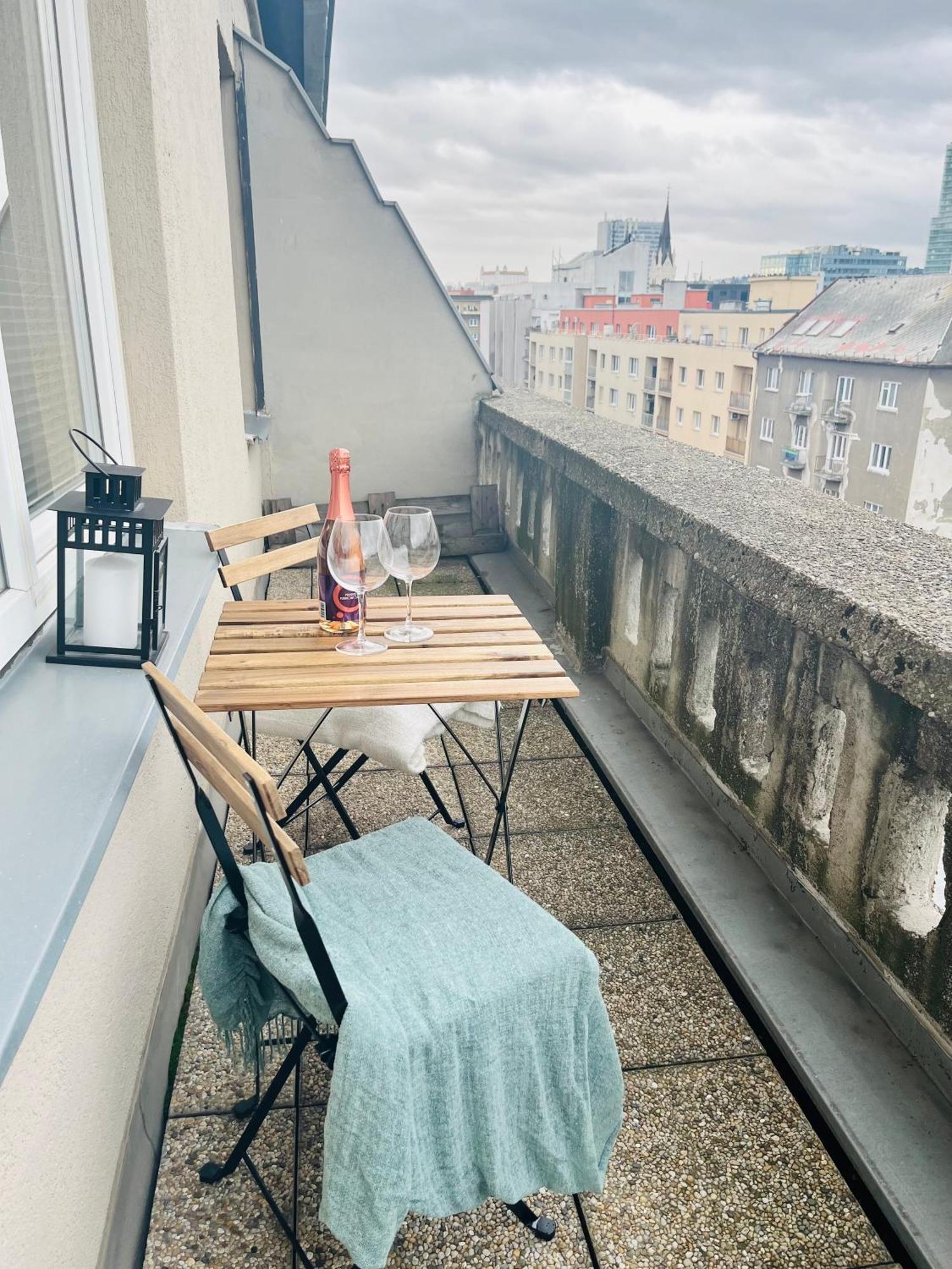 Charming Studio In The Old Town Apartamento Bratislava Exterior foto