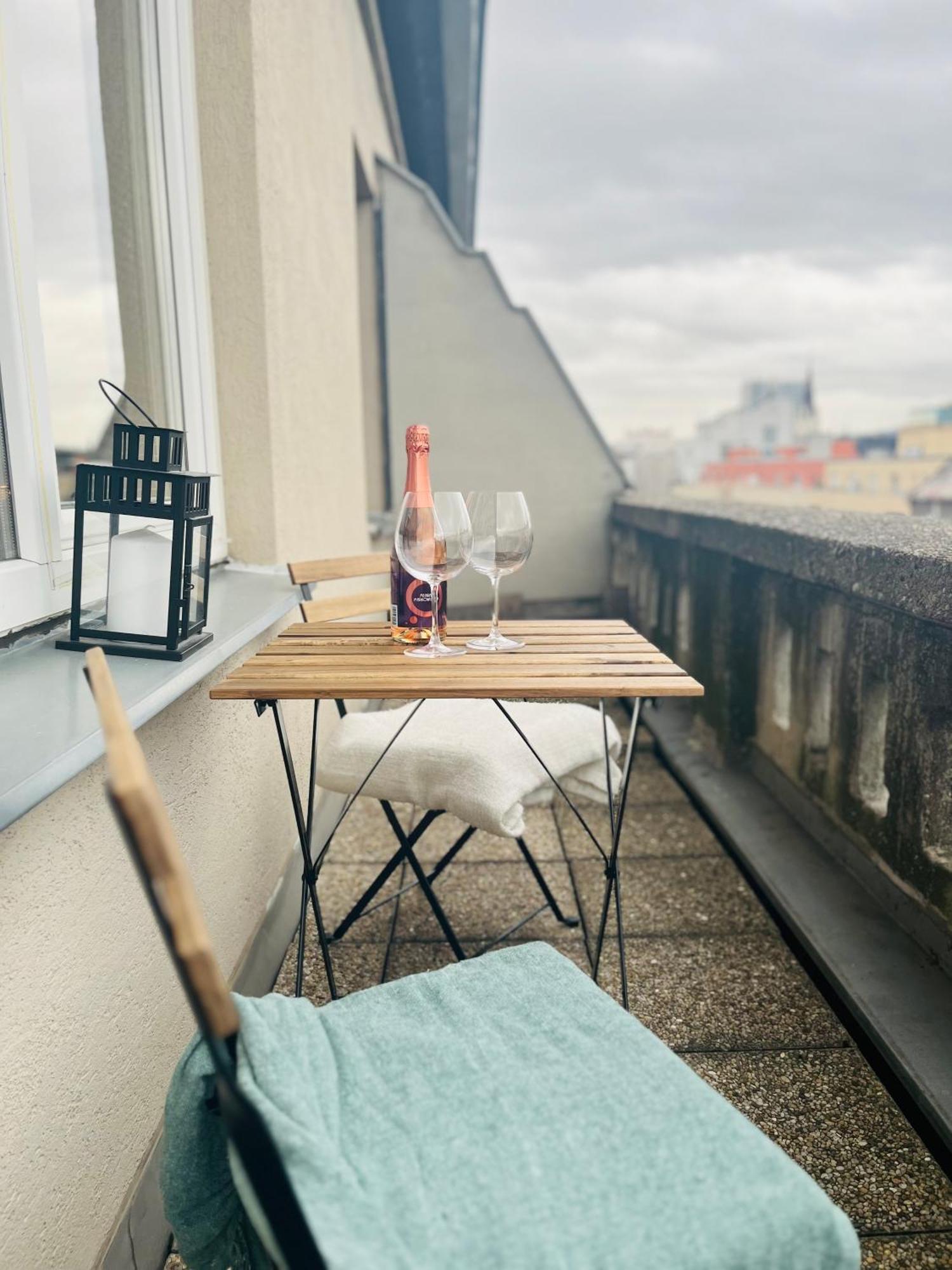 Charming Studio In The Old Town Apartamento Bratislava Exterior foto